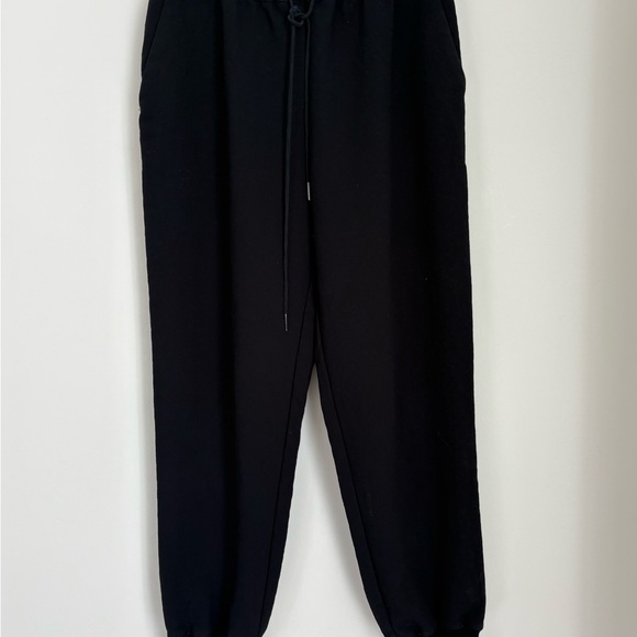 Wilfred Black Buffon Crepe Joggers Trackpants Lounge Aritzia OG Size Small - Picture 2 of 4